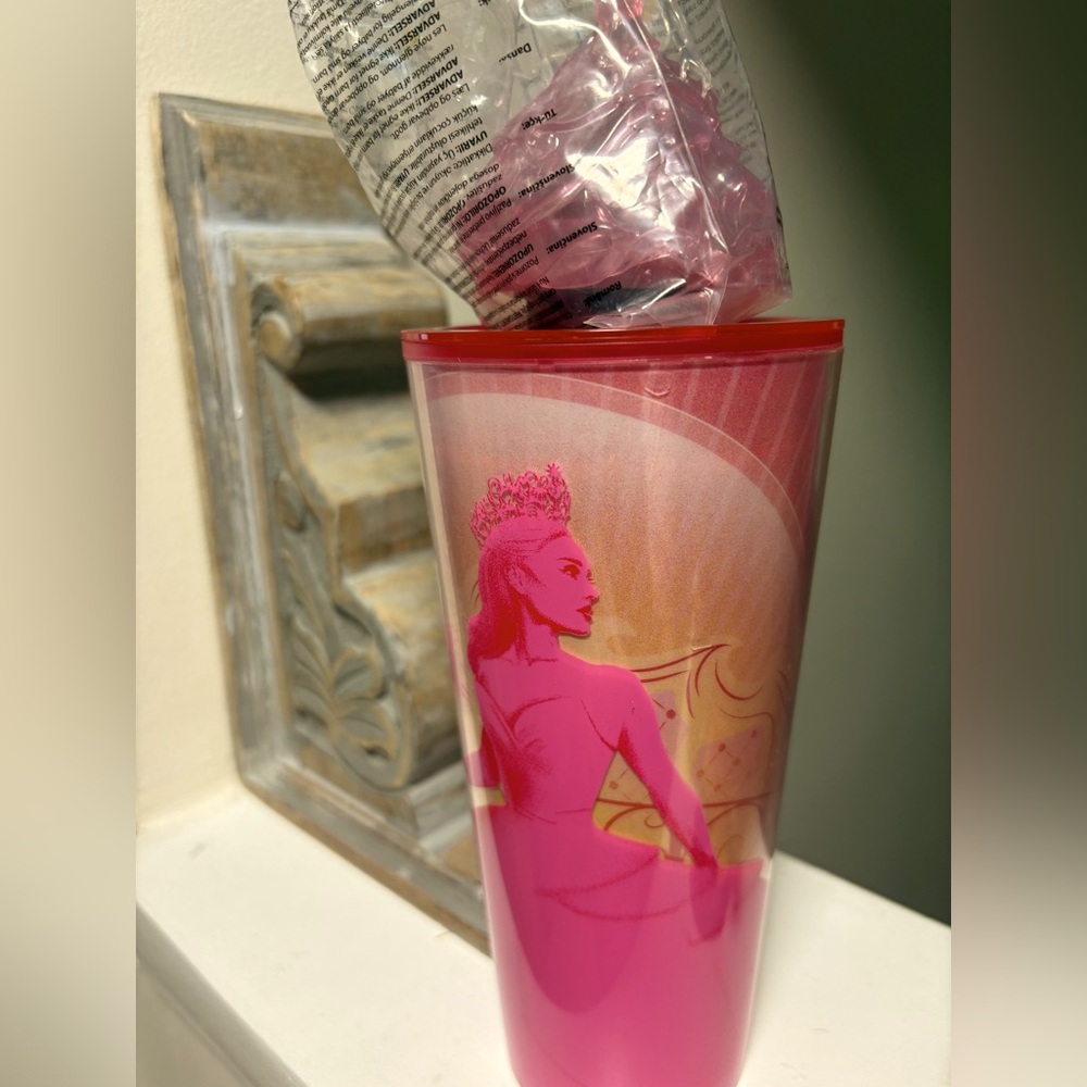 Wicked Movie Glinda Cup with Ariana Grande Topper!